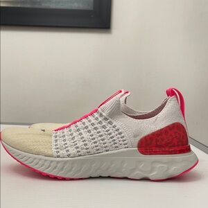 NIKE REACT PHANTOM RUN FLYNIT RUNNING SNEAKERS WOMENS SIZE 6.5